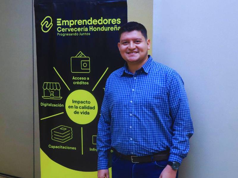 Marlon Enamorado, propietario del Mercadito Rossy ubicado en la colonia Ciudad Nueva de San Pedro Sula.