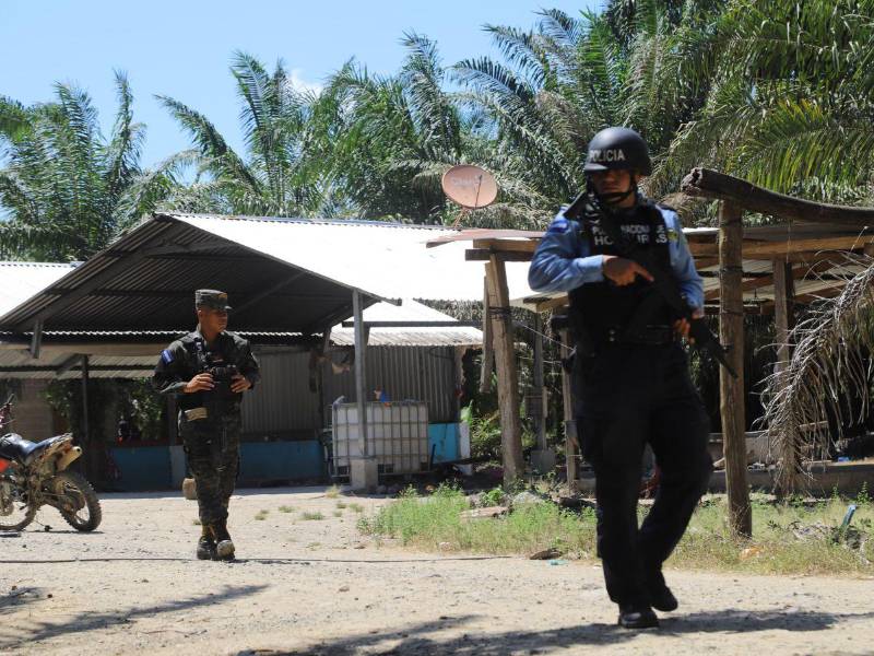 Equipos especializados de la Policía realizan minuciosos rastreos en Rigores.