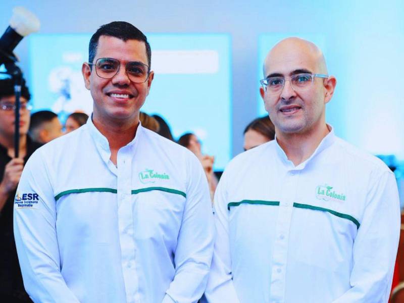 Miguel Vargas y José Elias Flefil ejecutivos de Supermercados La Colonia.