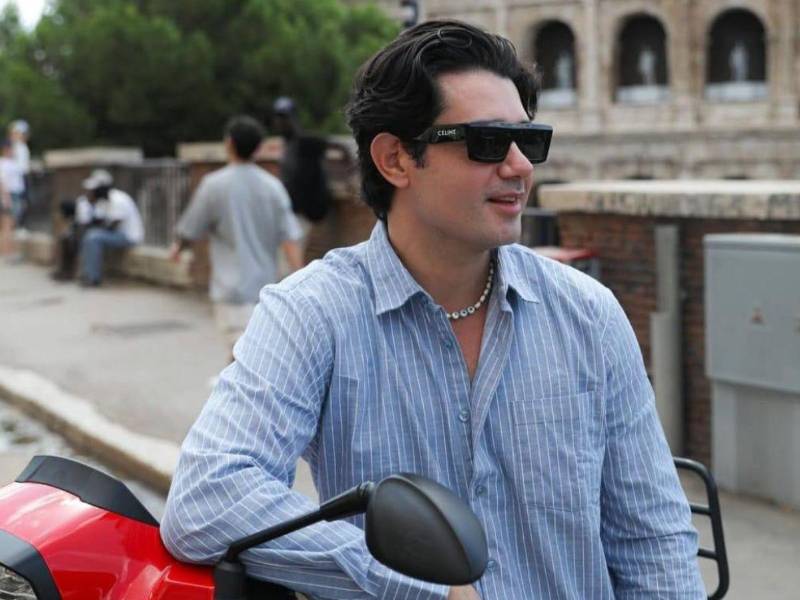 Facundo Caballero, el popular creador de contenido y dueño de una tienda de ropa, volvió a robarse la atención este fin de semana tras compartir en sus redes sociales detalles de su experiencia en el concierto de Julión Álvarez, realizado el pasado 15 de septiembre en el estadio Chochi Sosa de Tegucigalpa.