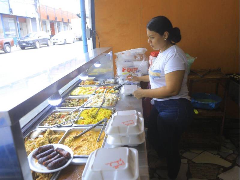 En el sector mipyme, el rubro de alimentos es el que concentra el mayor número de negocios, debido a que no requiere una gran inversión y genera buenas ventas.