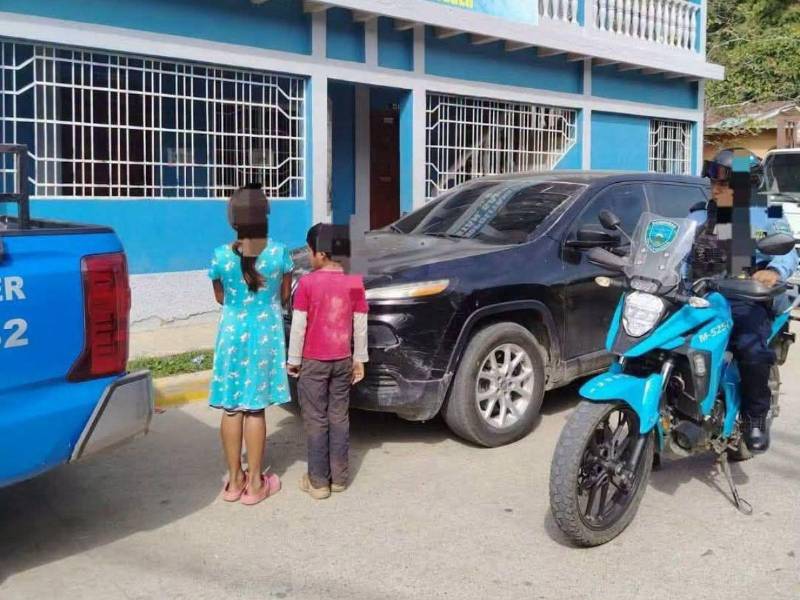 Los menores, de<b> 11 y 6 años </b>de edad, habrían sido dejados por su madre en una vivienda ubicada en el sector de Pinalejo, en la colonia Gracias a Dios, del municipio de Quimistán.