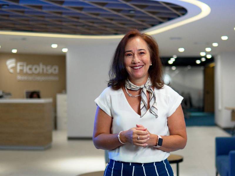 Ana María Rubio, vicepresidenta de Talento Humano de Grupo Ficohsa.