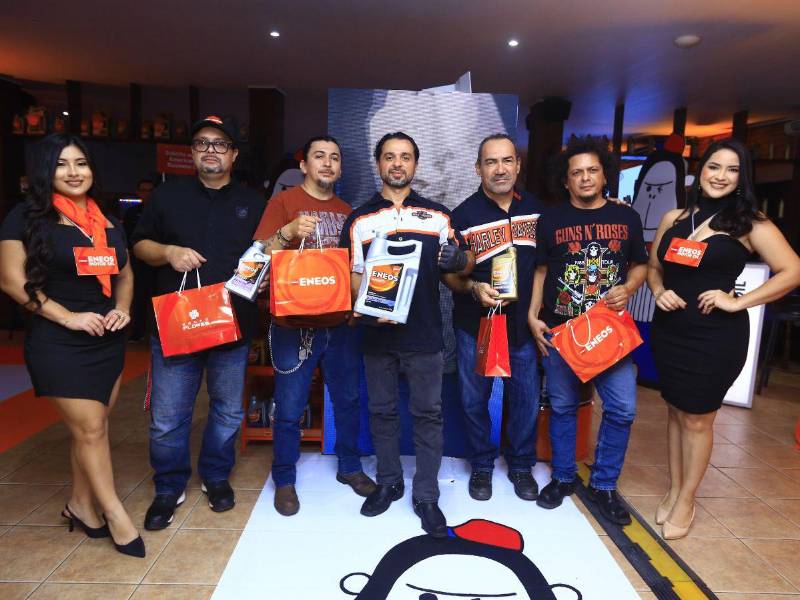 Los asistentes conocieron de primera mano la tecnología japonesa de los lubricantes ENEOS.