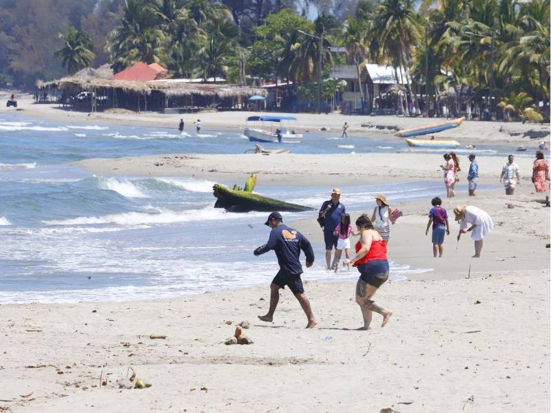 El sector turismo contrata personal adicional en temporadas altas como Semana Santa; este año se prevé la incorporación de hasta 30,000 trabajadores.