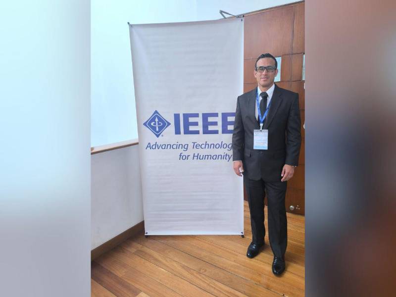 Estudiantes de la UTH presentan innovadoras investigaciones en inteligencia computacional