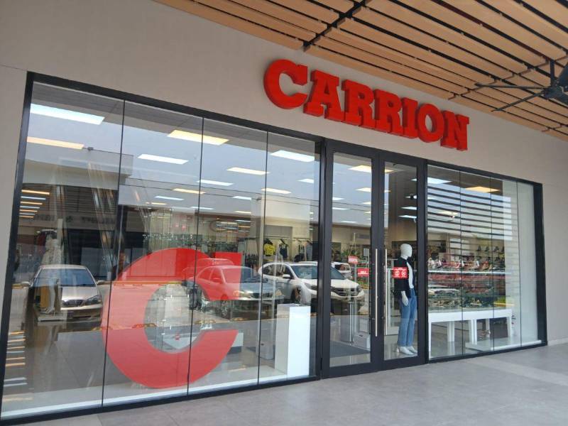 La prestigiosa cadena de tiendas departamentales inaugura un moderno establecimiento en la zona este de la ciudad, ofreciendo lo último en tendencias y marcas exclusivas para toda la familia.