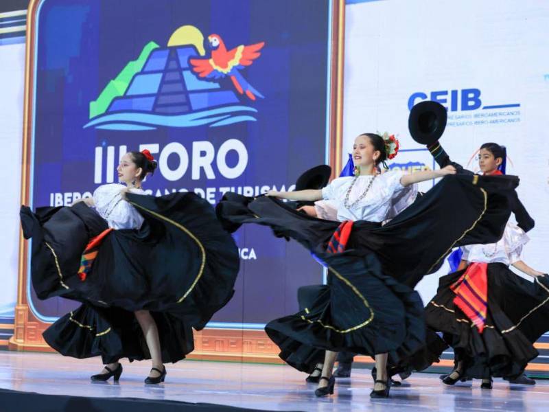 El folklore hondureño estuvo presente en el cierre del evento que reunió a representantes de más de 23 países de Iberoamérica.