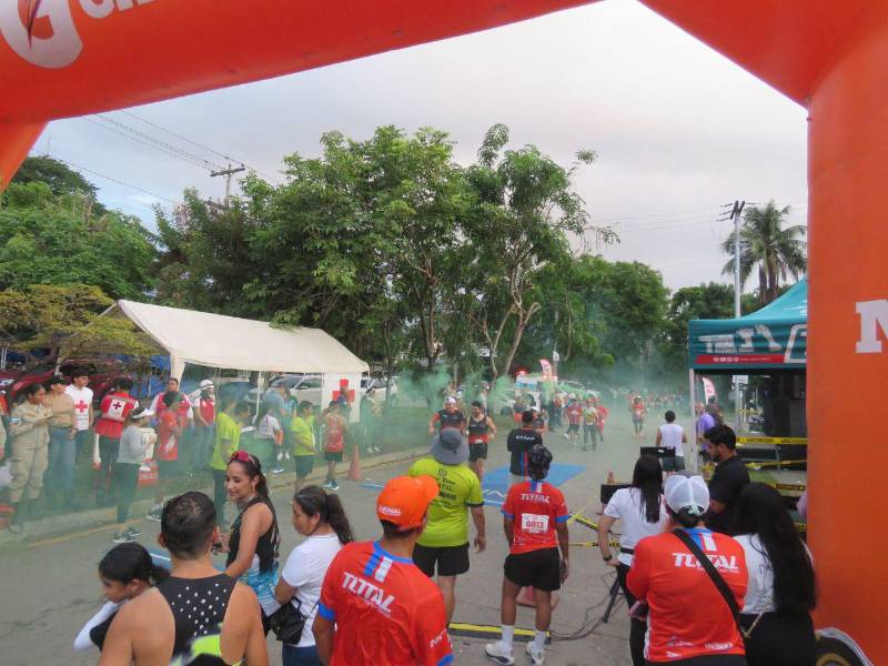 ¡Éxito rotundo en la maratón “Corriendo Con Propósito” 10k de La Mundial!