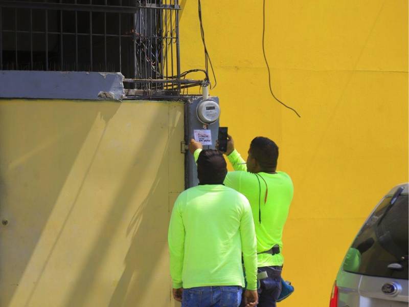 Luego de finiquitar el Programa Nacional de Reducción de Pérdidas (PNRP), que duró tres años y no logró los resultados esperados, la UTCD-Enee busca contrarrestar el hurto de energía. Sin embargo, expertos consideran que hace falta un plan estructurado y que el número de cuadrillas es insuficiente.