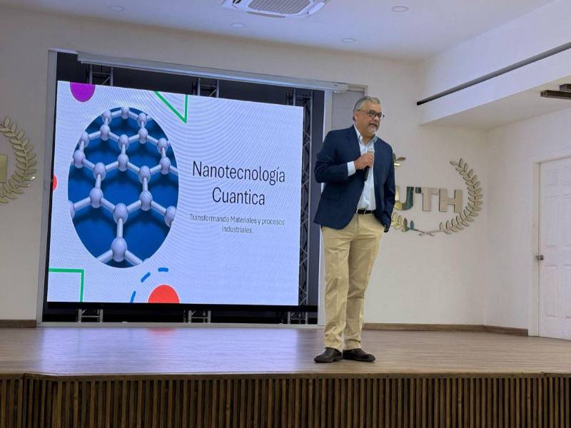 UTH llevó a cabo la XXXVI Jornada Internacional de Actualización Tecnológica, enfocada en ingeniería cuántica