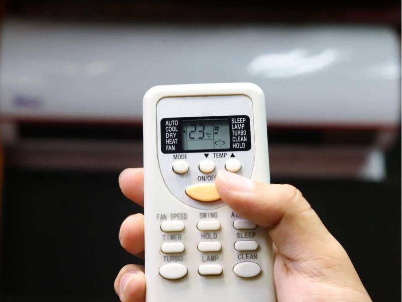 El uso de los aires acondicionados y las estufas eléctricas representan el 50% del consumo de energía eléctrica en un hogar.