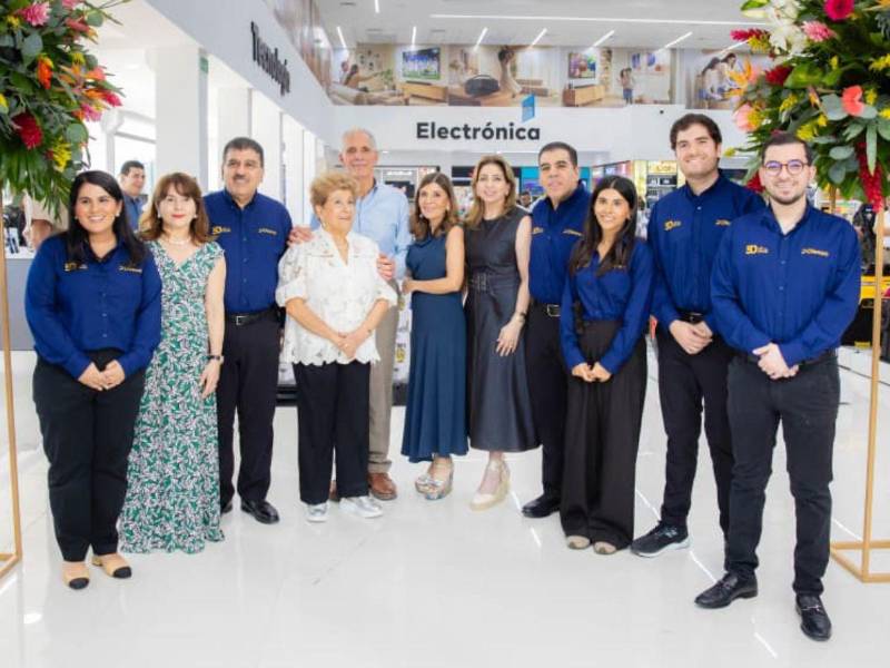 Diunsa continúa su plan de expansión con la apertura de su tienda número 21 a nivel nacional, localizada en la 7 Calle de San Pedro Sula. El moderno establecimiento cuenta con galería comercial, tecnología de eficiencia energética y una amplia variedad de departamentos para el hogar.