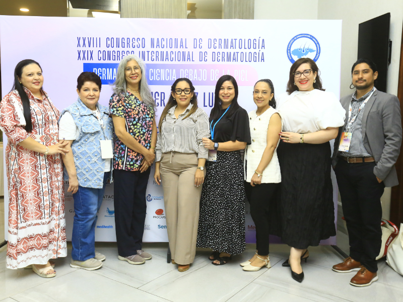 En el evento participaron dermatólogos de diferentes partes del país.