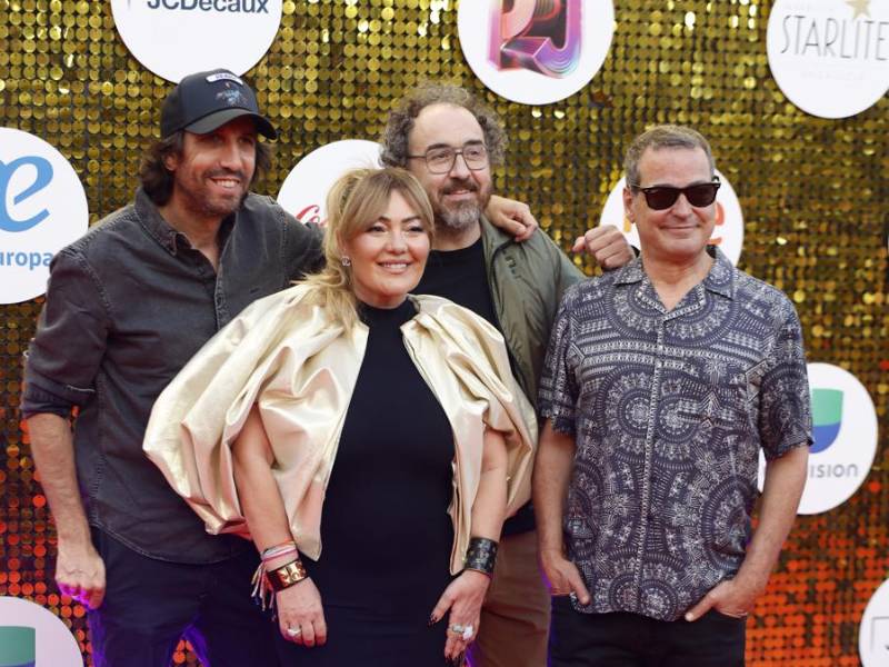 El grupo La Oreja de Van Gogh a su llegada a la alfombra roja de la gala de entrega de la vigésimo tercera edición de los Premios Juventud.