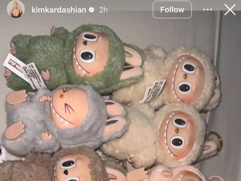 Kim Kardashian presume en redes sociales su colección de Labubus.