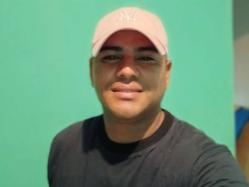 Fotografía en vida de Jefry Leonardo López, el agente fallecido.