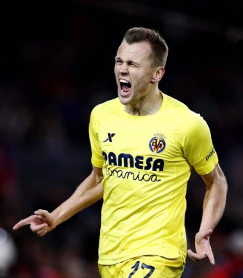 Denis Cheryshev, propiedad del Villarreal, está cerca de regresar al Valencia, donde jugó cedido la última temporada. “Mi fichaje por el Valencia está casi hecho. Marcelino es el entrenador que ha apostado por mí. Es un gran paso adelante en mi carrera y va a ser un reto volver a disputar la Champions League”, afirmó el extremo. El club ché ha negociado a la baja con el Villarreal la cláusula de compra que firmaron el pasado verano (de diez millones) y ahora la operación podría cerrarse en seis ‘kilos’.