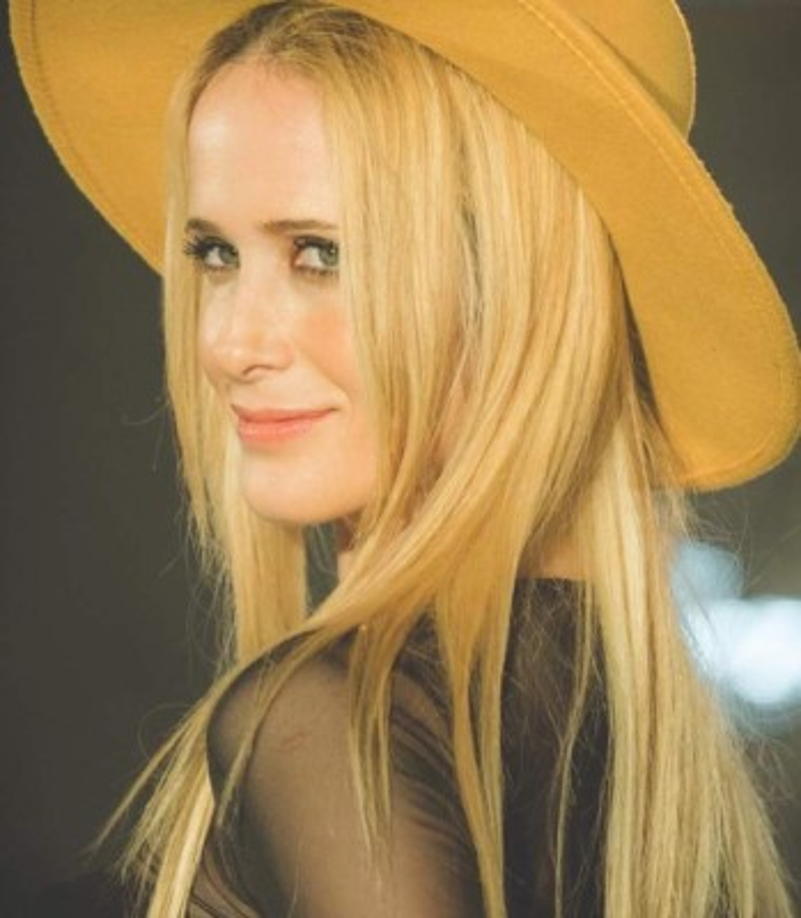 La guapa rubia sigue modelando y participando en programas de televisión.