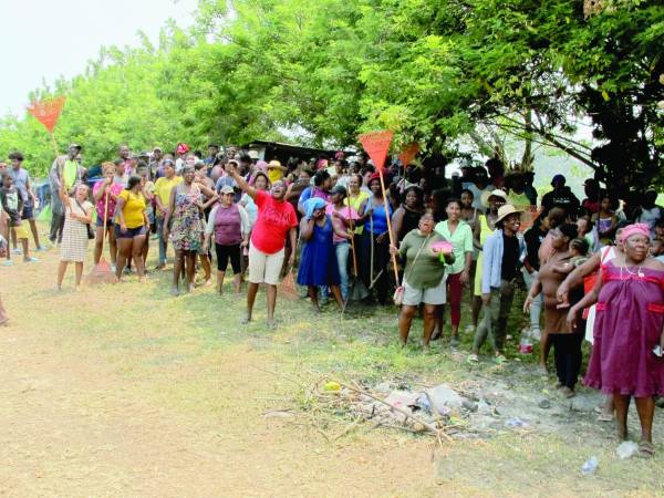 <b>Las familias ocuparon las 8.89 manzanas en Sambo Creek y aseguran que no es invasión.</b>