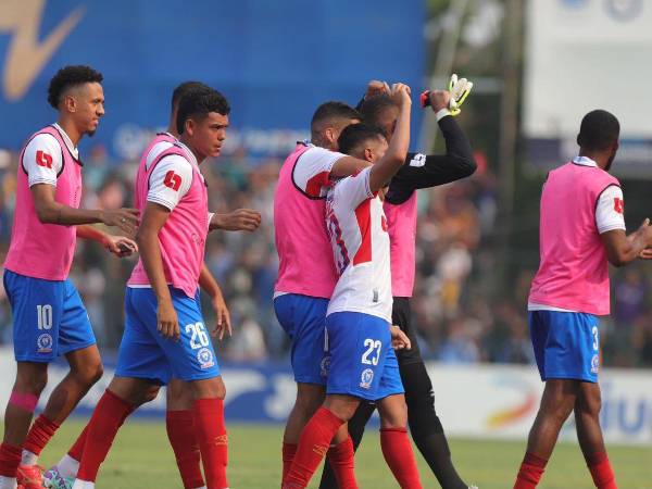 La primera baja del Olimpia fue el brasileño Yan Maciel.