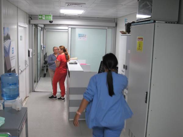 El hospital movil en La Ceiba, fue habiliatdo hace unas semanas para atención hospitalaria de los derechohabientes que se recuperan de las emergencias.