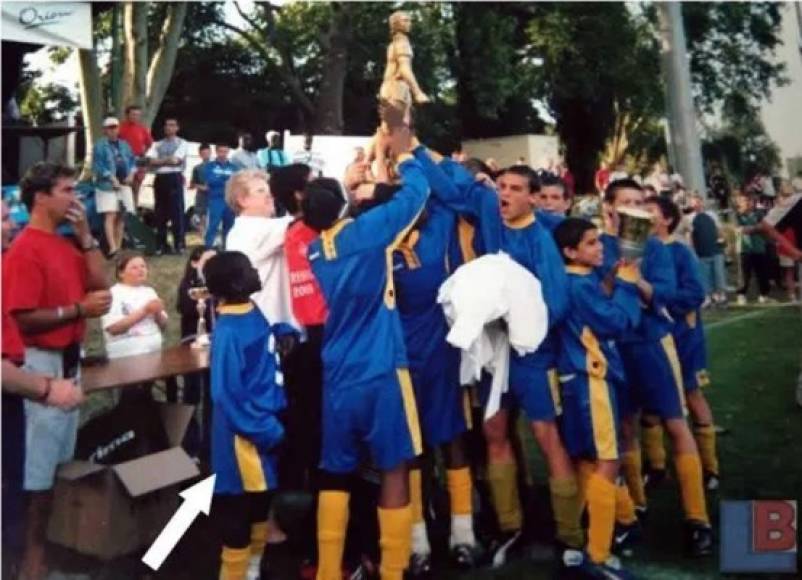 Muchos clubes (Rennes, Sochaux y Lorient, entre otros) lo rechazaron por su baja estatura. 'Cuando estaba con Suresnes, club de mi infancia, fui a hacer pruebas para entrar a la academia de clubes profesionales en Francia, pero no tuve oportunidad. Me decían que tenían jugadores como yo o simplemente no les gustaba lo que yo hacía. Así que no pude entrar. Me quedé con Suresnes hasta los 19 años, que fue cuando pude jugar en la sexta división de Francia, con Boulogne', contó Kanté hace dos años.