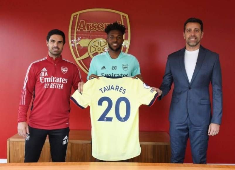 El Arsenal ha hecho oficial la contratación de Nuno Tavares desde el Benfica, es la primera contratación que ha concretado el conjunto gunner de cara a la próxima temporada de la Premier League. El defensa portugués llegó por ocho millones de libras y con un contrato de larga duración. <br/><br/>Foto - Twitter @ArsenalEspanol