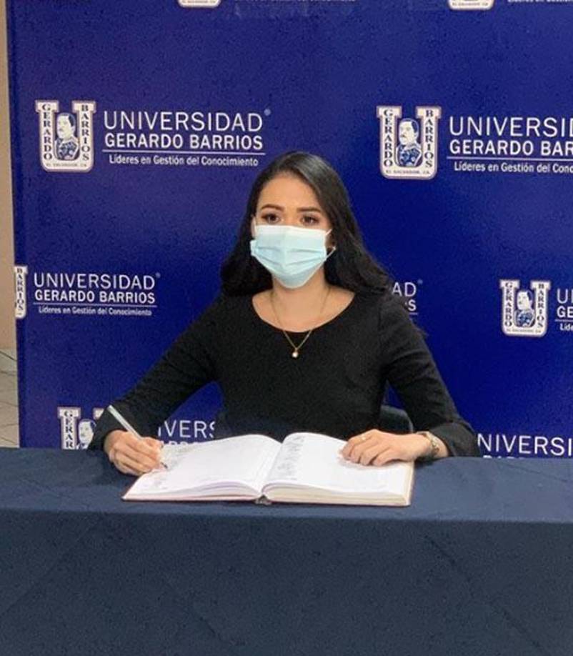 Gabriela culminó sus estudios en la Universidad Gerardo Barrios de El Salvador.