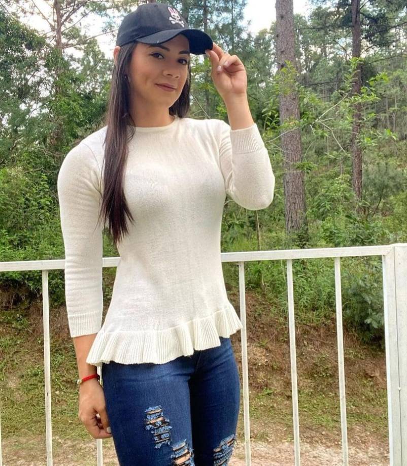 “Los que te queremos y sabemos que lo diste todo por ese equipo, estaremos siempre apoyándote. Te Amo”, fueron las palabras de Isabel Zambrano para Diego Vázquez generando inmediatamente gran revuelo en las redes sociales. 