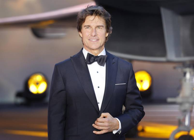 Tom Cruise llegó a los 60 años ayer como una de las personas más influyentes en la industria cinematográfica estadounidense, con la que el actor mantiene una relación de amor-odio mientras pasea su eterna juventud refrendada con el éxito de “Top Gun: Maverick”, su último estreno.