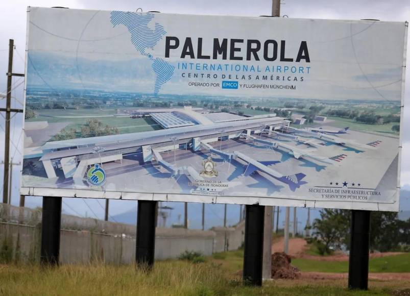El Aeropuerto Internacional de Palmerola fue inaugurado el 16 de octubre de 2021 por el expresidente Juan Orlando Hernández.