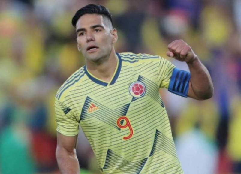 Radamel Falcao: Su futuro en el Mónaco no está del todo claro. El delantero colombiano podría cambiar de aires y emprender la que podría ser su última aventura. Galatasaray es el club que mayor interés ha mostrado .<br/>