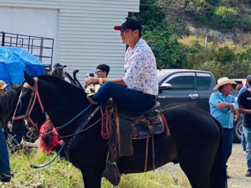 Un joven fue asesinado de manera violenta la tarde del viernes en el municipio de Cololaca, en el departamento de Lempira, hecho que ha generado consternación entre los pobladores de la zona.