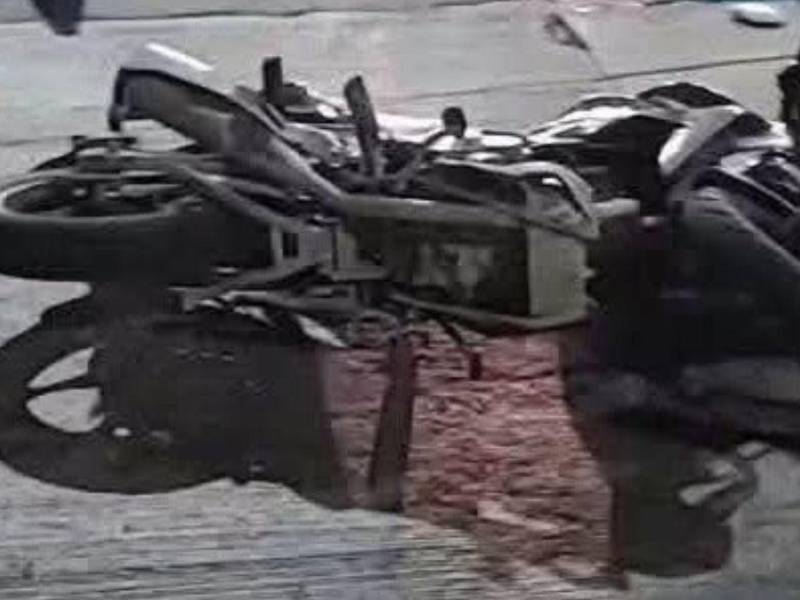 El fatal percance se suscitó en horas de la noche a inmediaciones del puente a desnivel ubicado en el desvío hacia la colonia El Carmen.