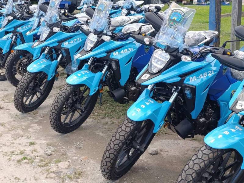 Las motocicletas que recibió la Policía Nacional en el occidente de Honduras.