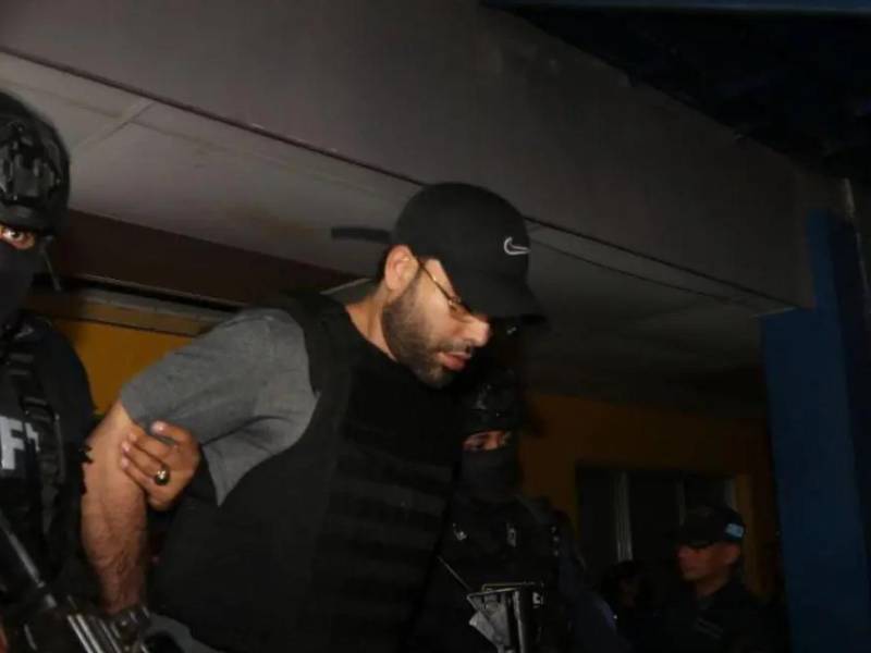 Gilbert Reyes es señalado como principal sospechoso del femicidio agravado de Dione Beatriz Solórzano, así como de los asesinatos de Nikendra McCoy y María Antonia Cruz.