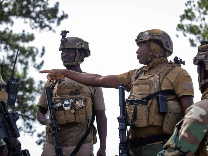 Fotografía tomada de la cuenta oficial en X @GSForceHaiti que muestra a integrantes de la Fuerza de Eliminación de Pandillas.