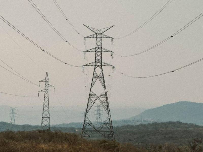 El proyecto contempla la construcción de 150 kilómetros de línea de transmisión de 230 kilovoltios y las subestaciones Zamorano II y Danlí II.