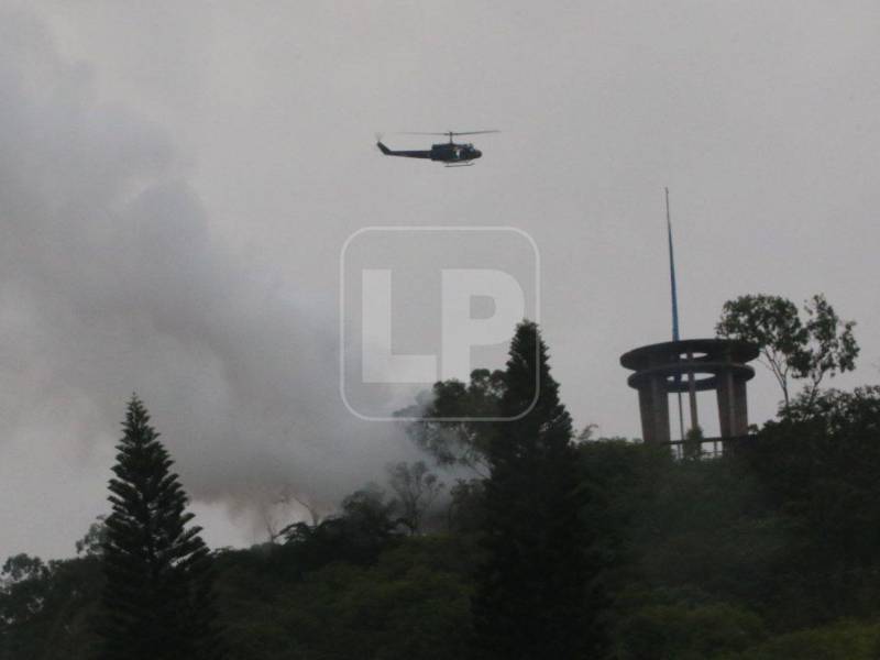 Los primeros 7 de 21 cañonazos fueron disparados desde el Monumento a la Paz, en el Cerro Juana Laínez de Tegucigalpa.