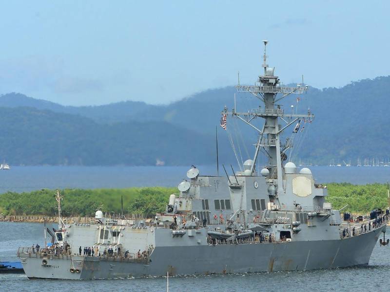 El destructor USS Gravely de la Armada de Estados Unidos arribó este domingo, a Puerto España (Trinidad y Tobago).