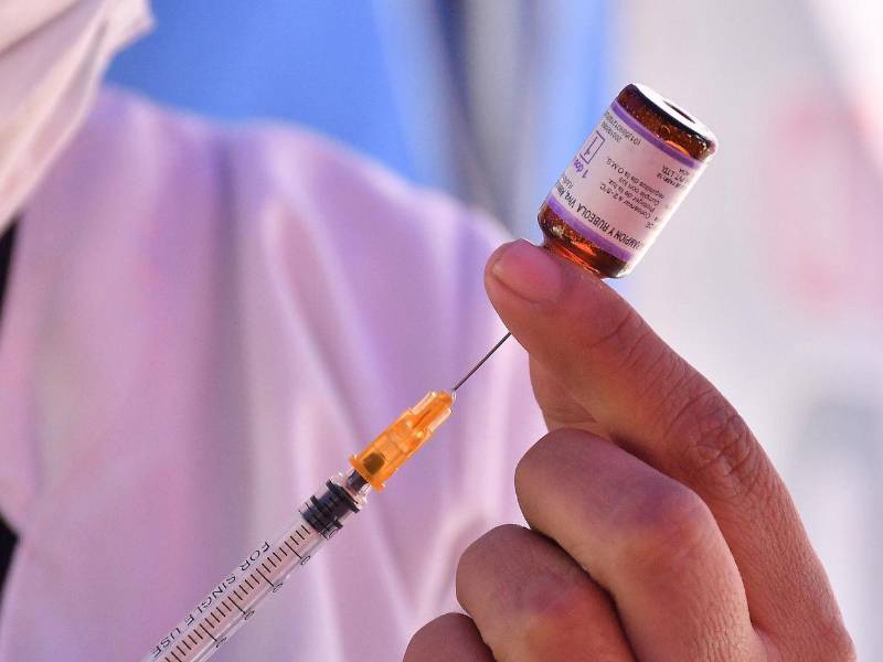 La vacunación es la forma más eficaz de prevenir la enfermedad y evitar su propagación, señala la OPS.