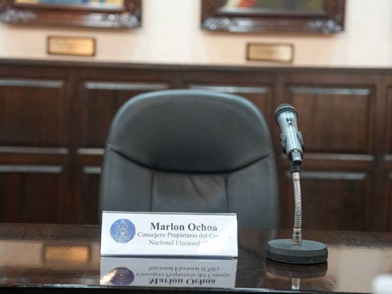 La silla vacía de Marlon Ochoa bloqueó el cronograma del CNE desde mayo de 2025, mientras que el TJE quedó inmovilizado desde octubre del mismo año.