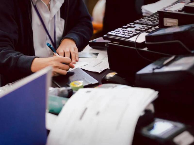 La disminición en el indicador podría representar condiciones más favorables para quienes buscan financiamiento en el sistema bancario.