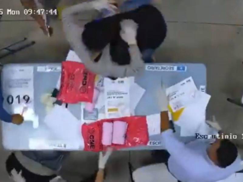 En las últimas horas, se difundió un video de dos miembros de JEVR en un fuerte altercado durante el escrutinio especial.