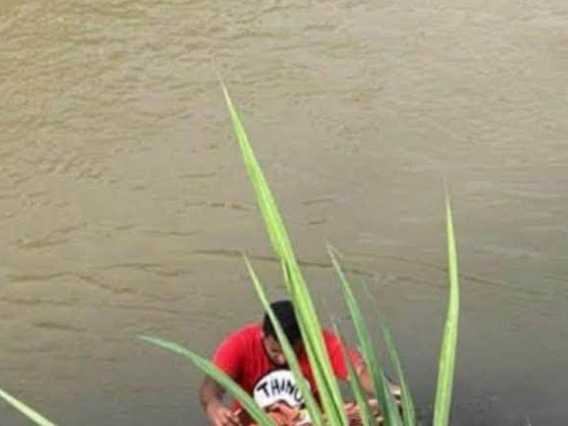 Según el relato de la madre, José Carlos salió el lunes por la mañana con sus amigos a jugar un partido de fútbol y después se dirigió al río a bañarse.