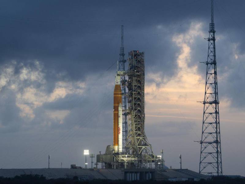 Artemis II estaba inicialmente programada para despegar el pasado febrero, pero se aplazó varias ocasiones por inclemencias meteorológicas y fallos técnicos.