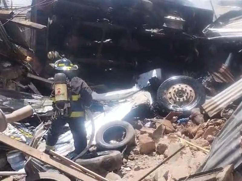 Al menos seis personas han perdido la vida la tarde de este lunes en un terrible accidente en la colonia Villa Nueva de Tegucigalpa
