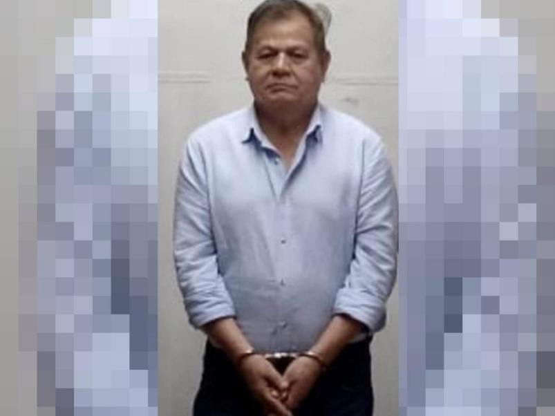 El general Romeo Vásquez Velásquez sale de su escondite