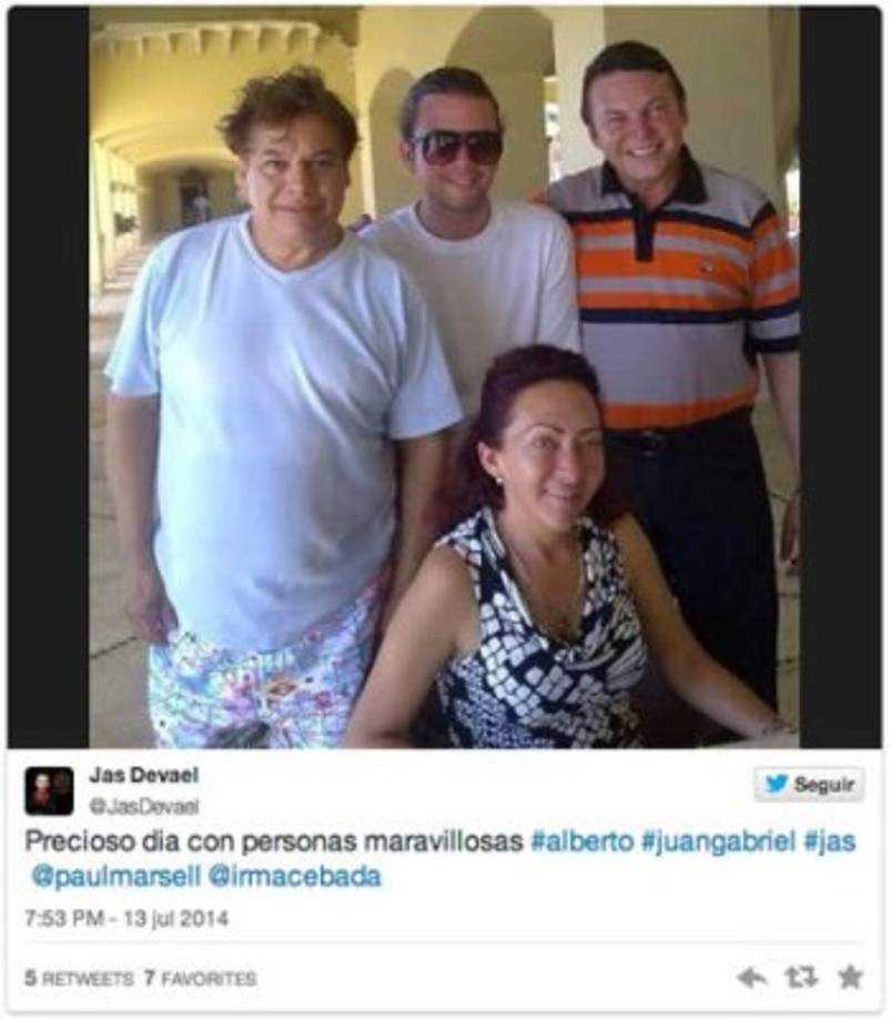 El joven español compartió momentos íntimos con Juan Gabriel.